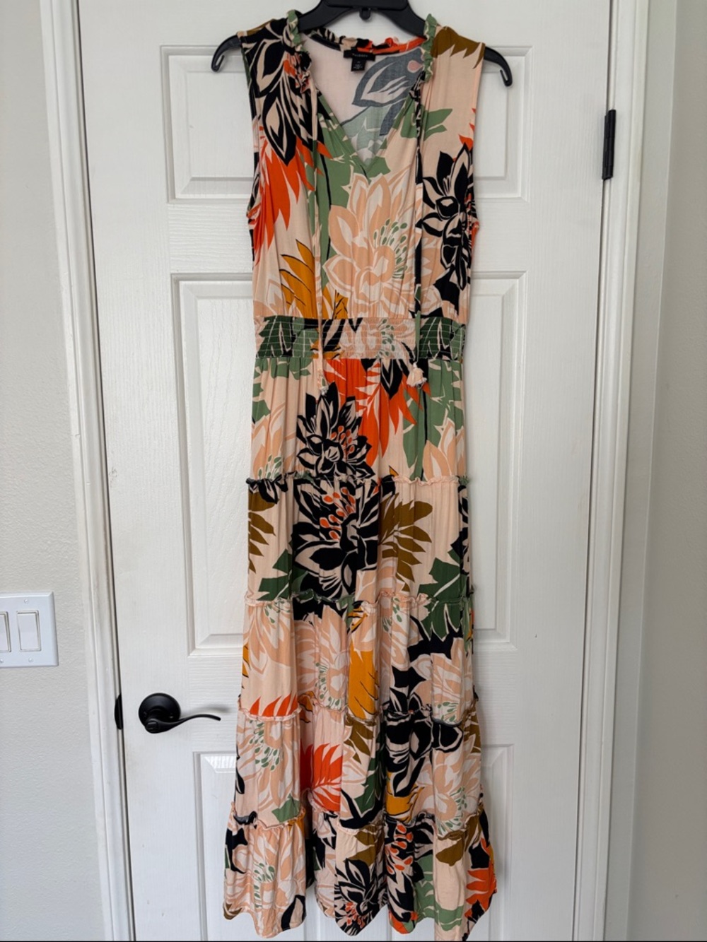 Halogen Floral V‑Neck Maxi Dress in Peach, Green & Black
